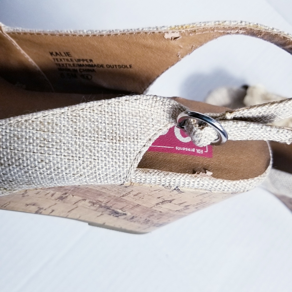 POP KALIE WEDGE SANDALS WITH SLINGBACKS AND FLOWER ON FRONT SIZE 6.5 - Picture 14 of 16